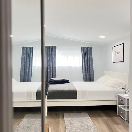 Work, Rest And Play: Wifi, Tv And Backyard Bliss Apartment North Miami Beach Exterior photo