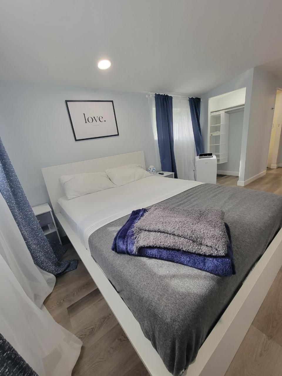 Homestay Work, Rest And Play: Wifi, Tv And Backyard Bliss North Miami Beach