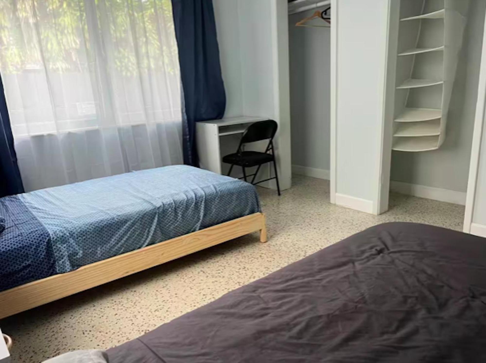 Work, Rest And Play: Wifi, Tv And Backyard Bliss Homestay *